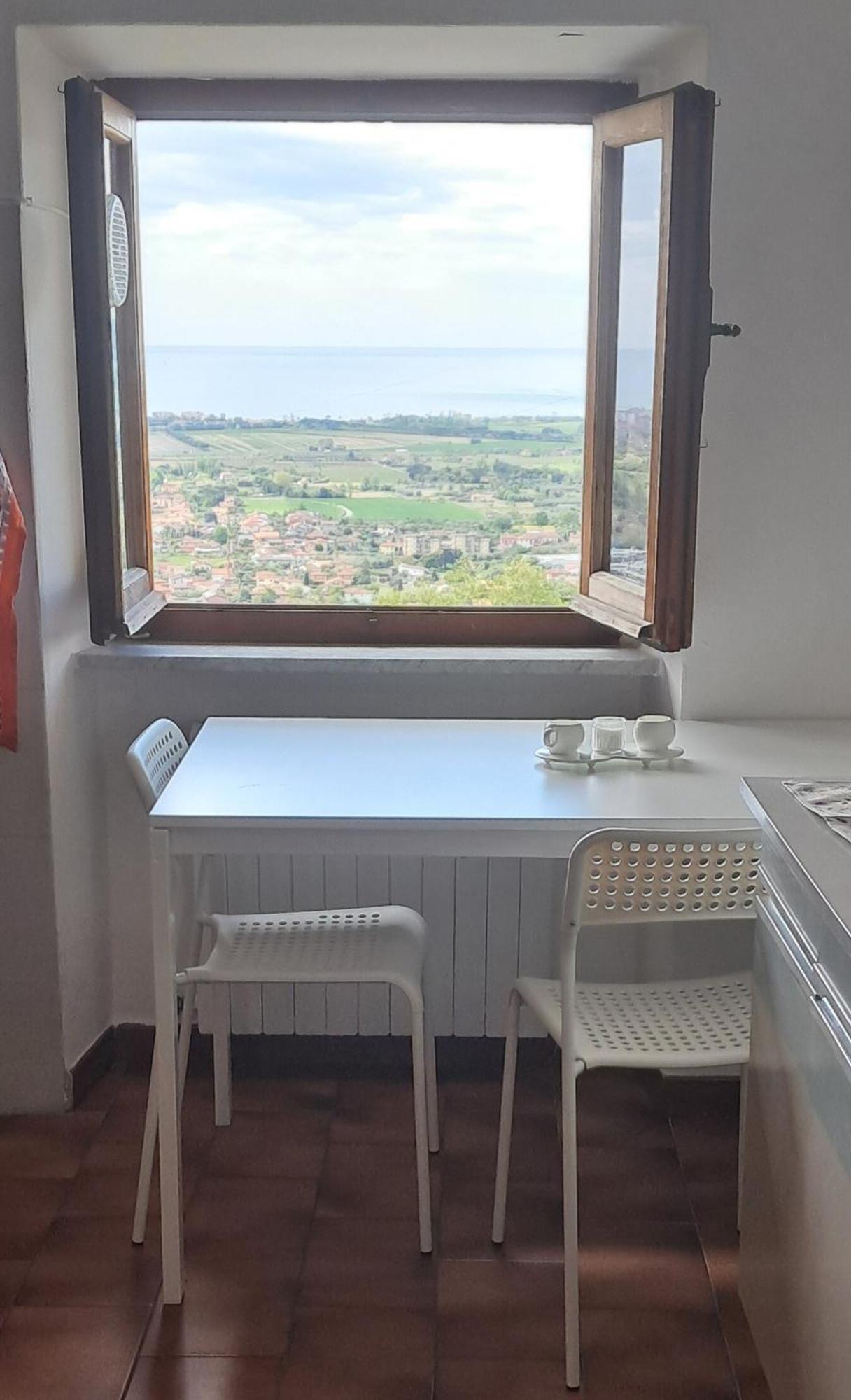 L'Aviatore Apartment Nicola Bagian luar foto